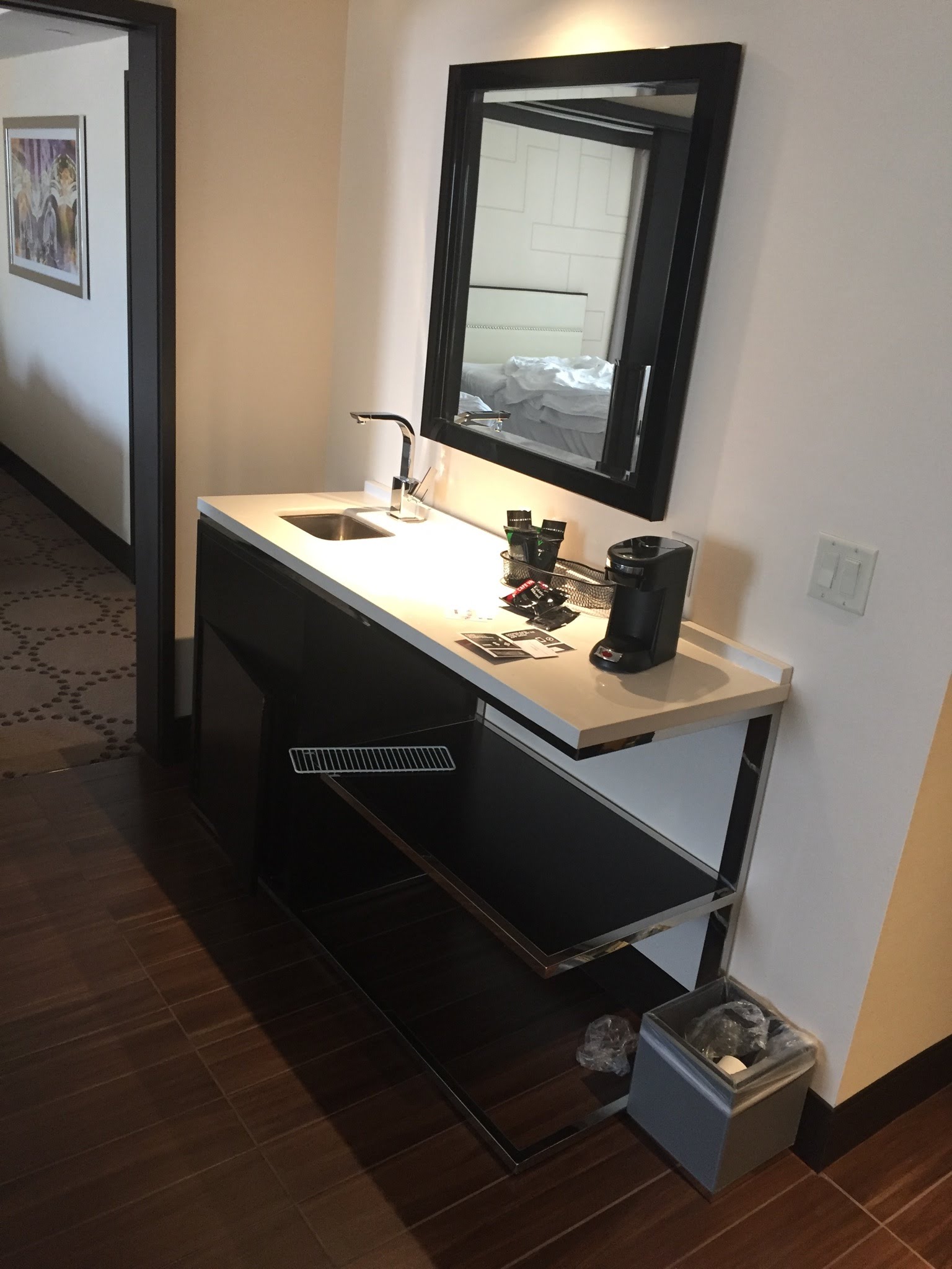 Name:  harrahs-suite-wetbar.jpg
Views: 1493
Size:  277.3 KB