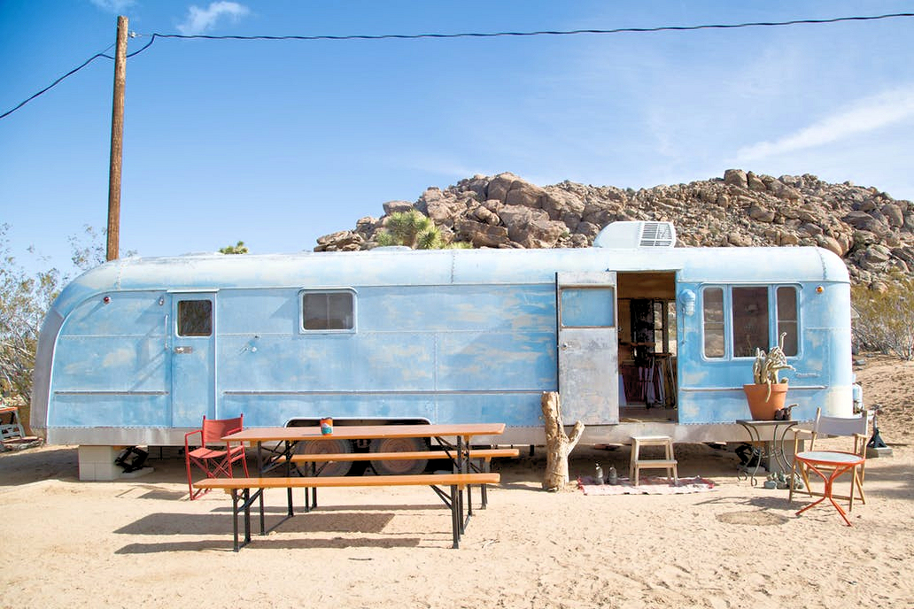 Name:  A-1951-Vagabond-Trailer-in-Joshua-Tree-2-1.jpg
Views: 1293
Size:  615.7 KB