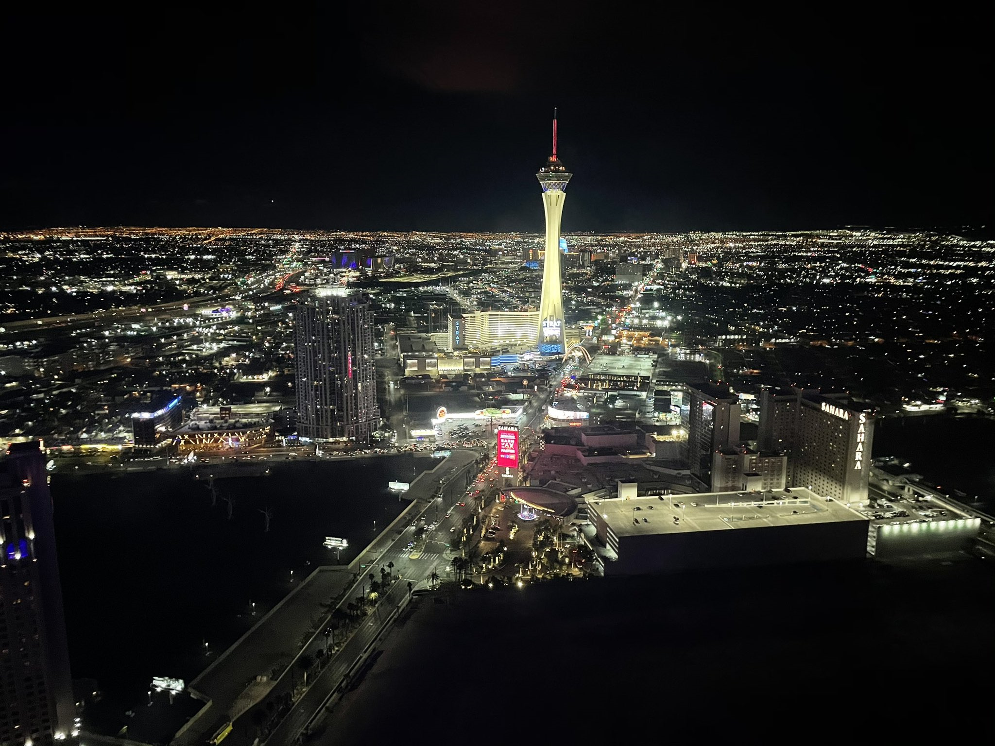 Name:  fontainebleu-outside1.png
Views: 524
Size:  4.03 MB